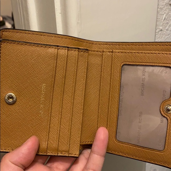 MICHAEL Michael Kors Riley Small Flat Crossbody - Picture 5 of 5